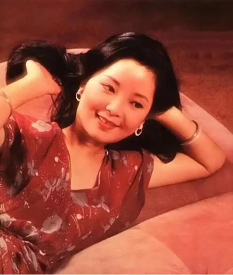 邓丽君的歌曲合集（邓丽君经典歌曲100首）