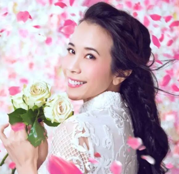 滚石香港黄金十年系列（莫文蔚精选经典歌曲<strong>合集</strong>）