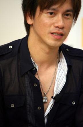 李圣杰专辑《音乐十年李圣杰唯一精选+绝对痴心手放开》