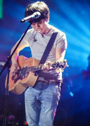 浮游—赵雷2017北京<strong>演唱会</strong>高清视频