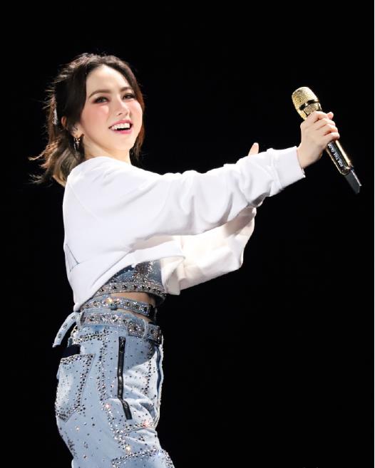 邓紫棋.G.E.M XXX Live 2013.世界巡回<strong>演唱会</strong>合集（1080P高清蓝光原盘<strong>演唱会</strong>）